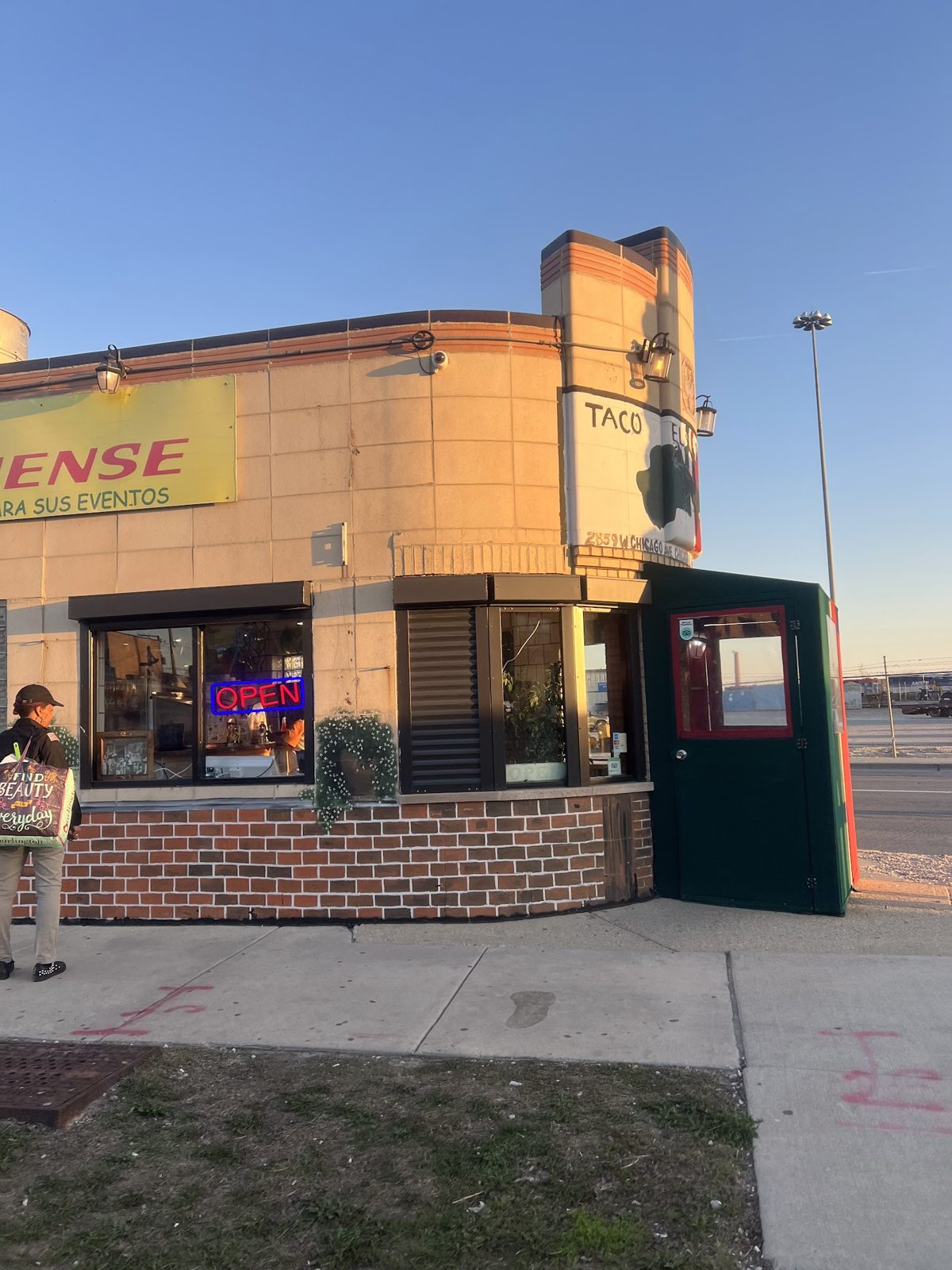 Taco El Jalisciense on Chicago Ave